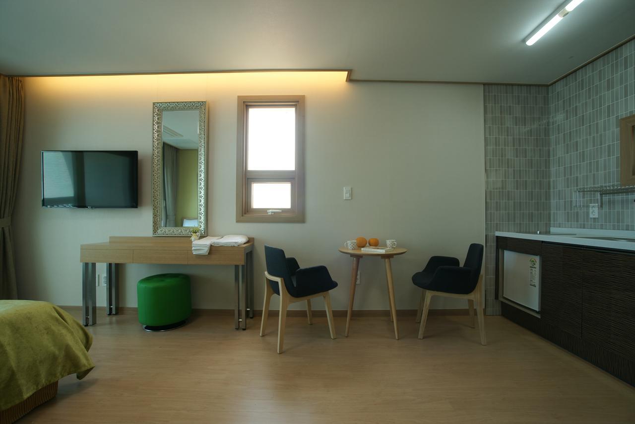 Jeju The Ocean Hill Pension Seogwipo Zewnętrze zdjęcie